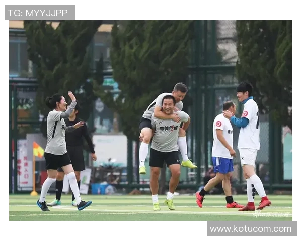 与足球明星同场竞技的精彩瞬间与难忘回忆分享